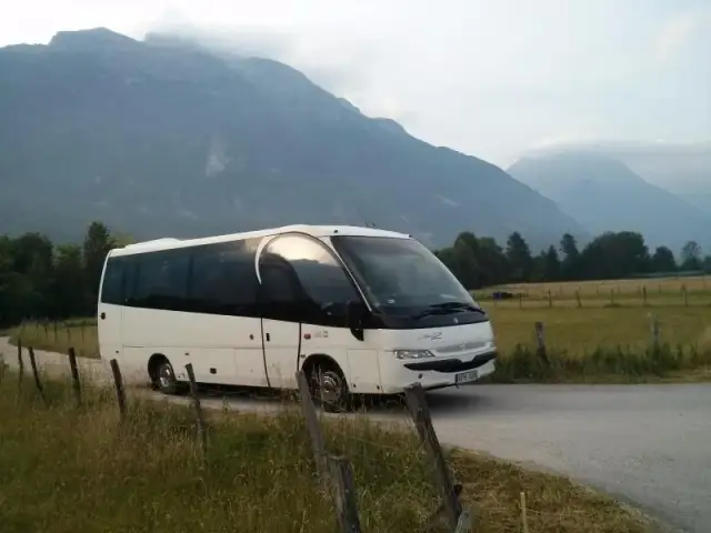 Ile autokar bierze za kilometr? Ceny wynajmu, które Cię zaskoczą