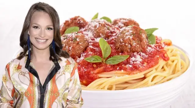 Spaghetti z klopsikami Ani Starmach: Szybki przepis na obiad