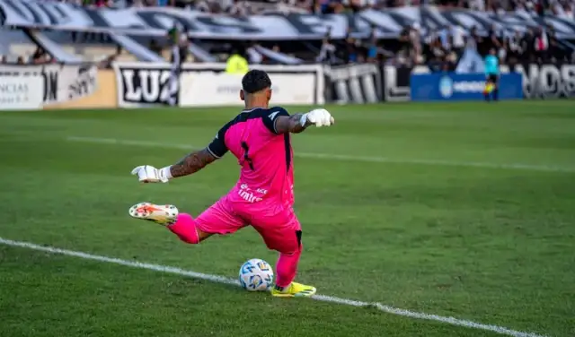 Przerwa w piłce nożnej: 15 minut i co dalej? Zasady i wyjątki