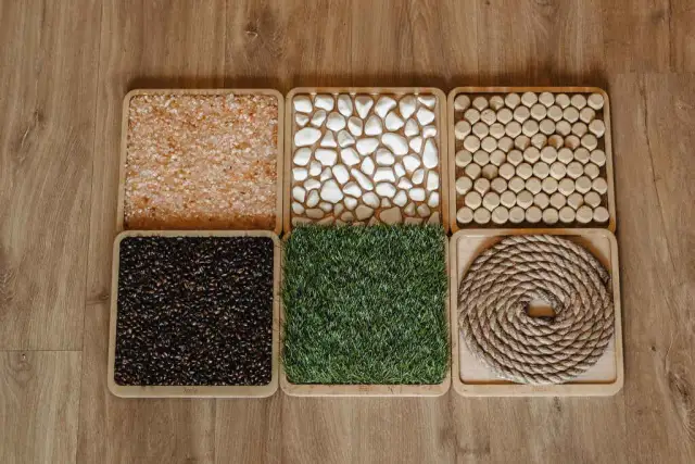 Sensoryczna ścieżka: jak wspierać rozwój dzieci poprzez zabawę