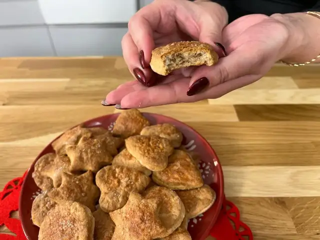 Jak zrobić ciastka amoniaczki? Przepis babci na idealną kruchość