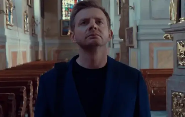 Gdzie obejrzeć film Opiekun? Najlepsze opcje streamingu