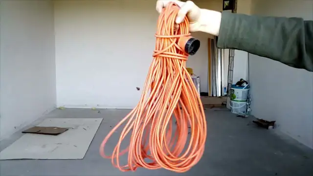 Jak zwijać kable, aby uniknąć plątania i uszkodzeń? Sprawdzone metody