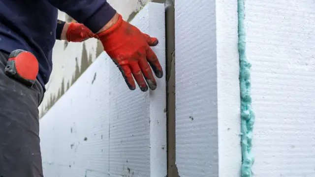 Izolacja termiczna – jak poprawić komfort i obniżyć koszty energii