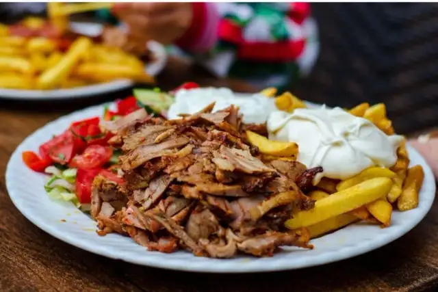Jakie mięso na kebab? Wybierz idealne na domowy przysmak