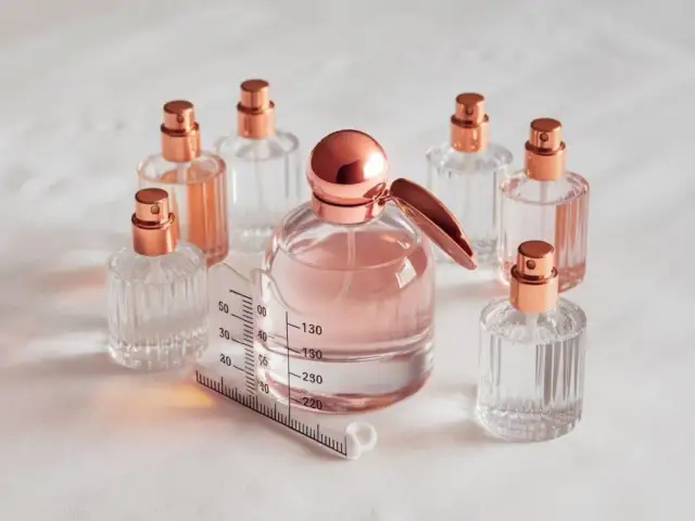 Jak długo starcza 30 ml perfum? Czas użytkowania i porady