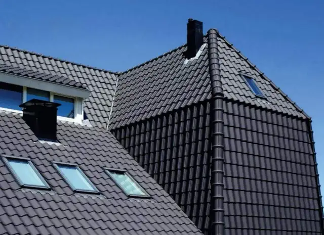 Dach mansardowy – zalety, zastosowanie i nowoczesne projekty