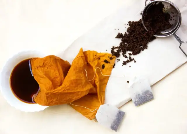 Jak zafarbować bluzkę w domu? Naturalnie i syntetycznie!