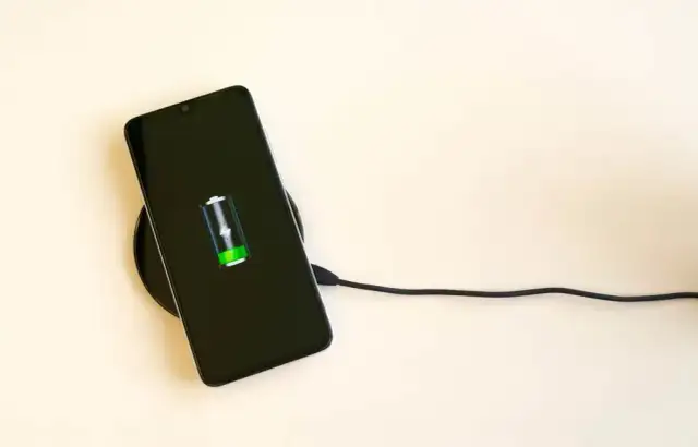 Ładowarki indukcyjne: Ranking 2026. Koniec z plątaniną kabli!