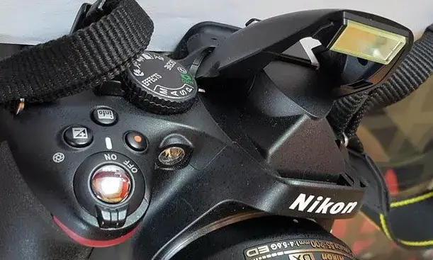 Jak wyłączyć lampę błyskową w aparacie Nikon: 2 skuteczne metody