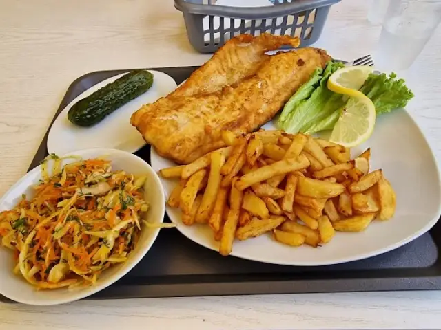 Gdzie zjeść w Helu poza sezonem? Odkryj najlepsze lokale całoroczne