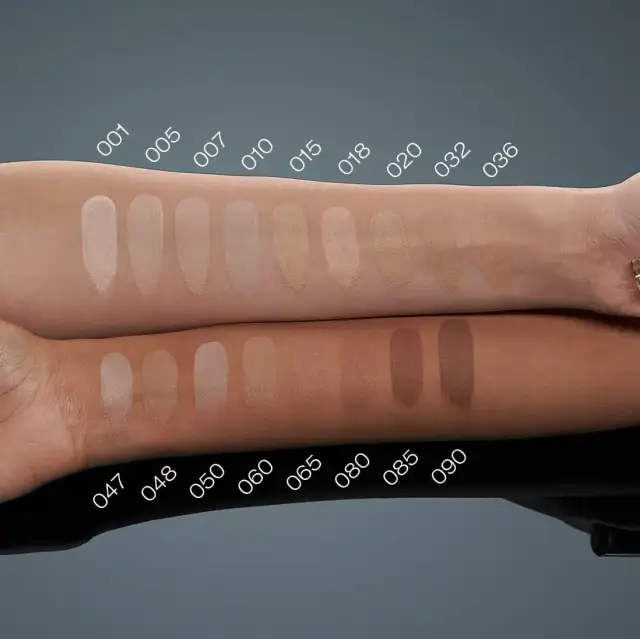 Catrice 005 vs 010: Który korektor wybrać dla bladej cery?