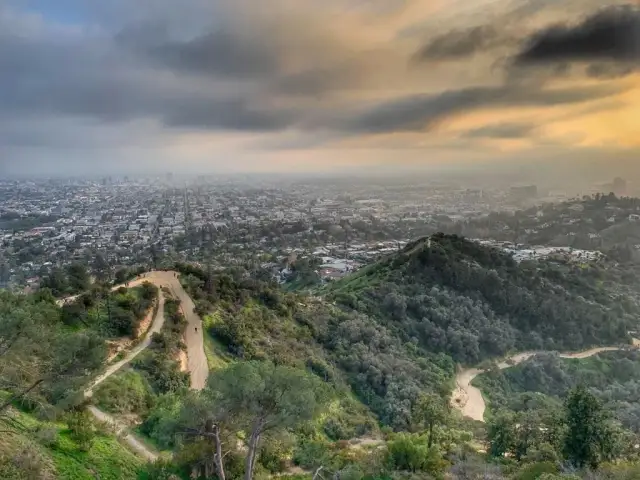 W jakim kraju jest Los Angeles? Odpowiedź i kluczowe fakty!