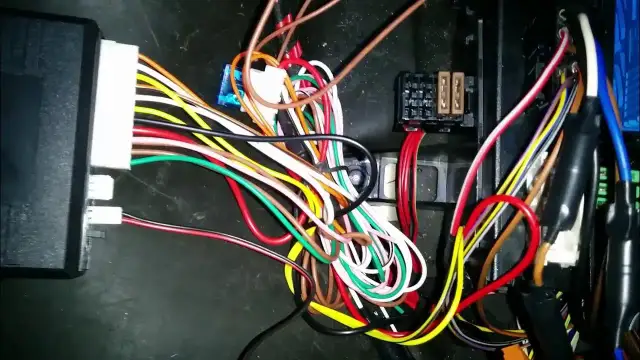 Jak podłączyć sterownik centralnego zamka Ford Focus - uniknij najczęstszych błędów