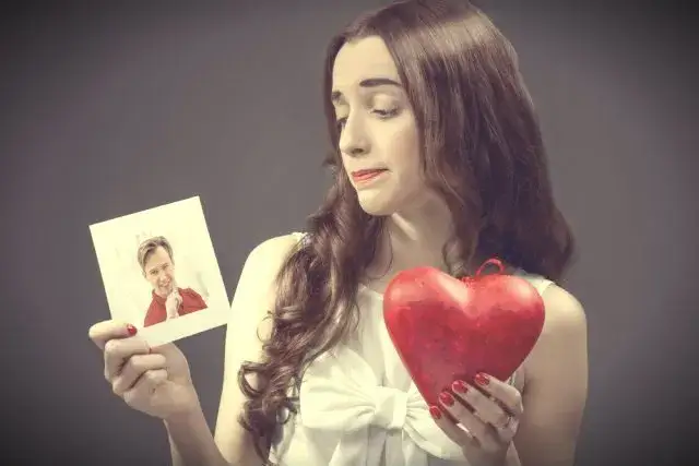 Ile czasu potrzebuje dziewczyna po rozstaniu, aby znów być szczęśliwą?