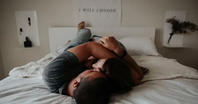 Co czuje kobieta podczas stosunku? Poznaj pełnię doznań