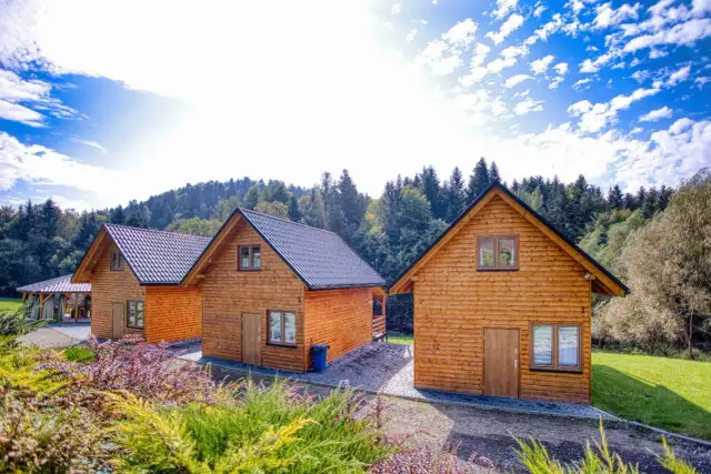 Bieszczady: Nocleg idealny? Domki, SPA, agroturystyka wybierz mądrze!