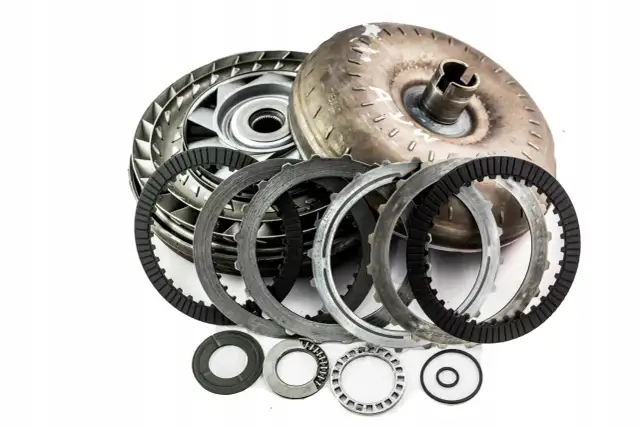 Wymiana sprzęgła w ciągniku: Ile kosztuje i jak zaoszczędzić?