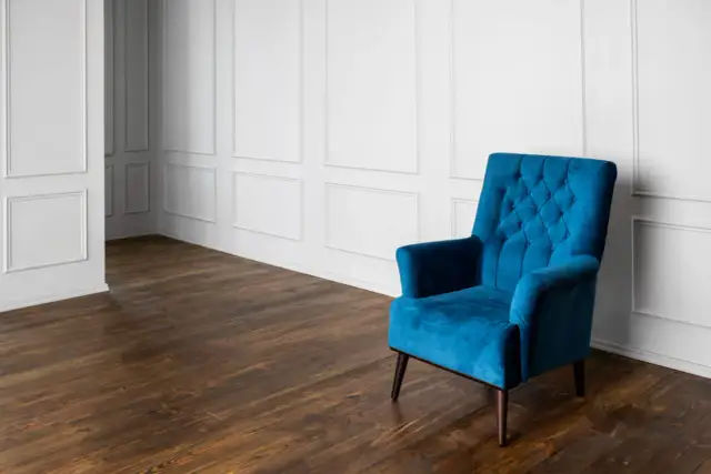 Tapicerowane krzesła jak nowe? Domowe sposoby na każdą plamę!