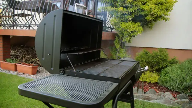 Jak wybrać idealny grill na taras: porady dla każdego przestrzeni