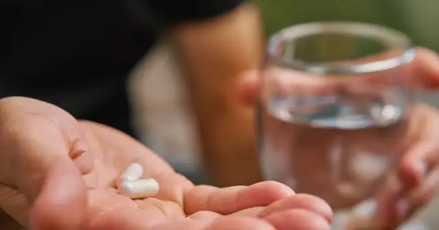 Kołatanie serca: Niedobory witamin? B12, D, magnez poznaj przyczyny