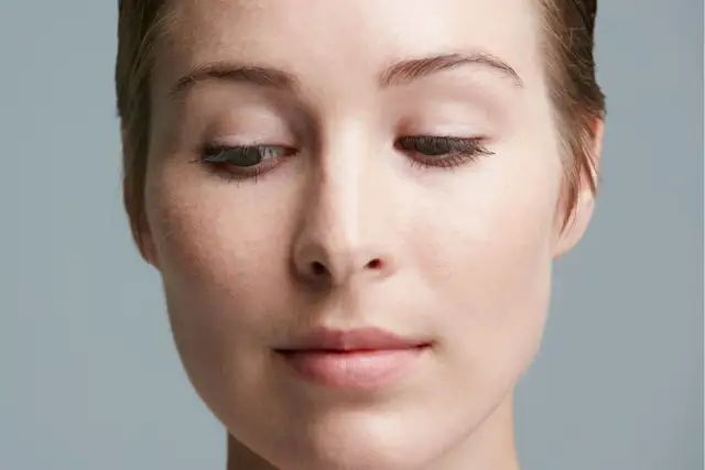 Ziemista cera: jak rozpoznać, przyczyny i skuteczne metody przywrócenia blasku