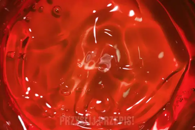 Galaretka nie tężeje? Uratuj deser! Sprawdzone triki i przyczyny