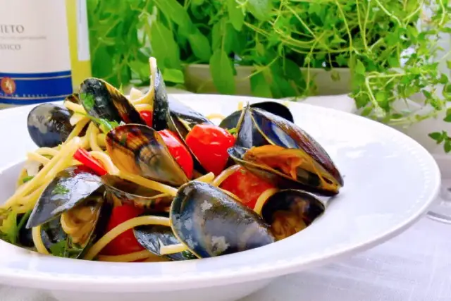 Spaghetti z mulami: idealny przepis na wyjątkową kolację z owocami morza