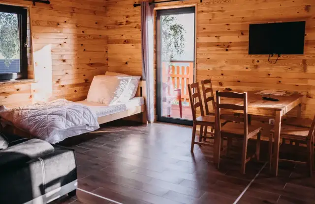 Gdzie spać w Górach Stołowych? Wybierz idealny nocleg!