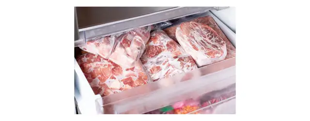 Jak długo mrozić mięso? Ekspert radzi: bezpieczne przechowywanie