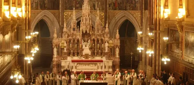 Ile trwa msza w kościele? Odkryj, co wpływa na jej długość