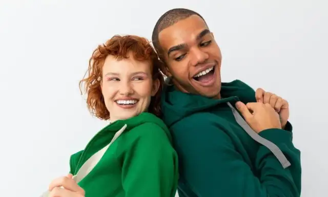 Idealny outfit na kręgle: komfortowe i stylowe ubrania, które pokochasz