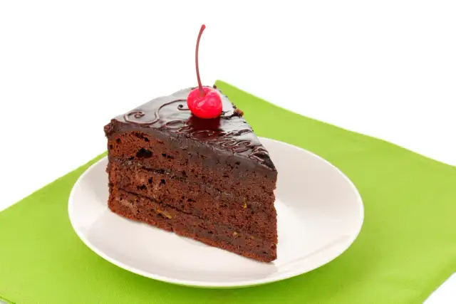 Ile kalorii ma tort czekoladowy? Zaskakujące fakty o kaloriach