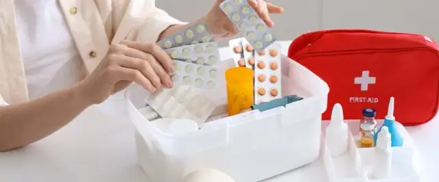 Apteczka: Czego nie powinno być? Pozbądź się starych i toksycznych leków