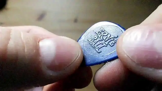 Jaką kostkę do gitary klasycznej wybrać, aby poprawić brzmienie?