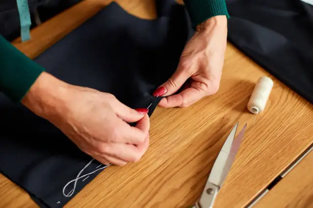 Uszyj pokrowiec na kanapę krok po kroku: Poradnik DIY