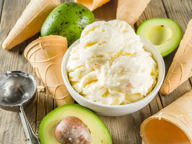 Lody wegańskie z czego są zrobione? Odkryj pyszne składniki