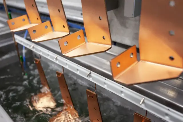 Czym pomalować rury miedziane, aby uniknąć problemów z korozją?