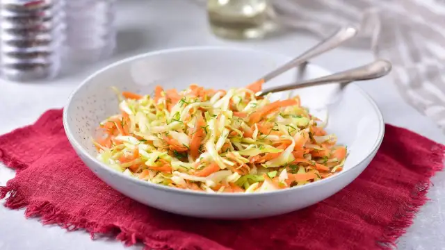 Pomysły na obiad z kapusty białej, które zachwycą Twoje podniebienie