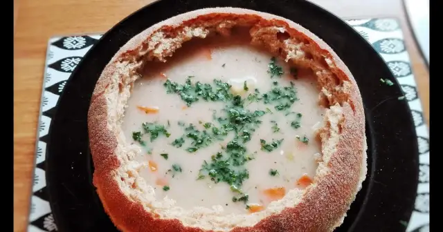 Jak zrobić barszcz biały wegetariański – pyszny przepis na zdrową zupę