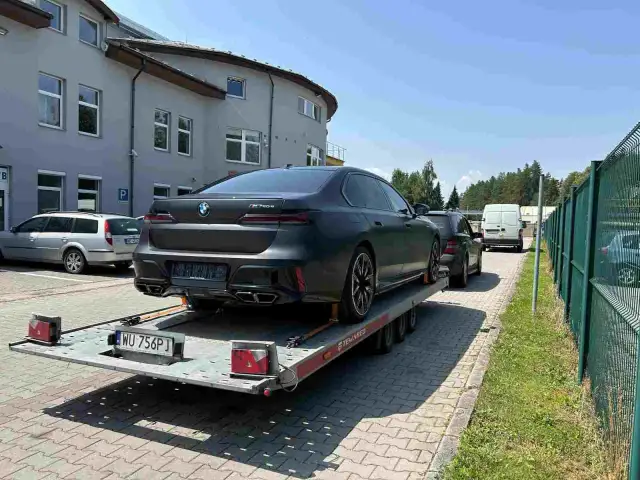 Jak holować auto bez haka - bezpieczne metody i porady krok po kroku