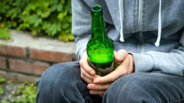 Czy dziecko może kupić piwo bezalkoholowe? Sprawdź ważne przepisy