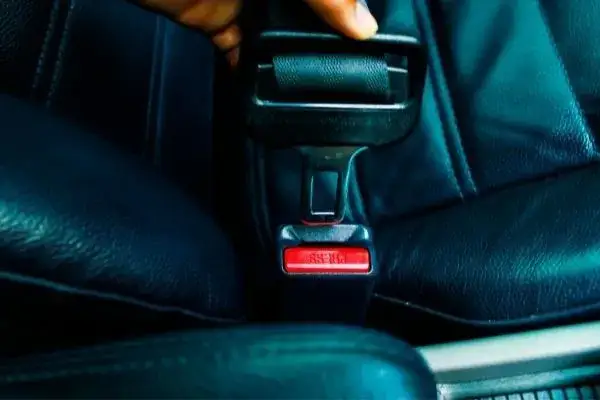 Ile punktów za pasy bezpieczeństwa? Sprawdź, zanim dostaniesz mandat