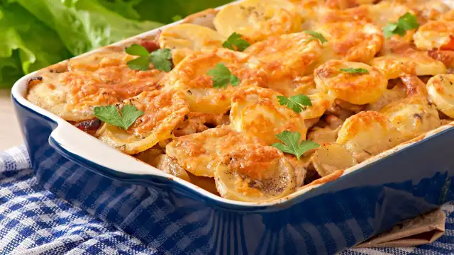 Idealna zapiekanka ziemniaczana? Sekret babci i przepis!