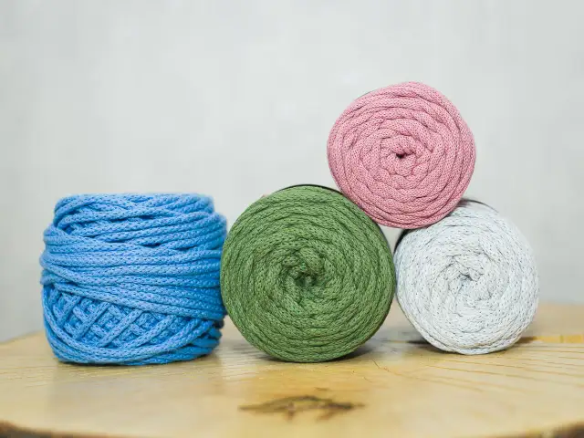 Jaki sznurek do świeczki? Odkryj najlepsze materiały na knoty