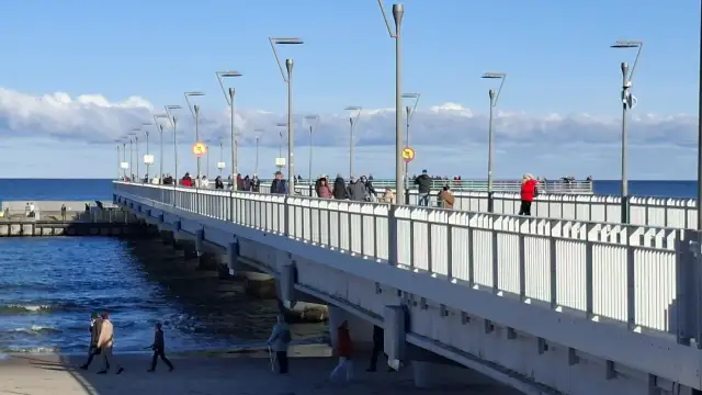 Czy wstęp na molo w Kołobrzegu jest płatny? Cennik 2026