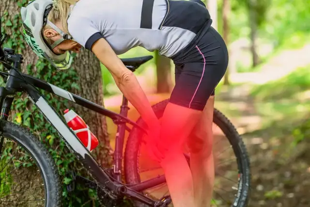 Rower a kolana: jeździć, gdy bolą? Przewodnik eksperta