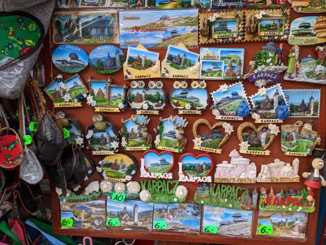 Jak wybrać najlepszą pamiątkę z Karpacza? Sprawdź, co warto kupić!