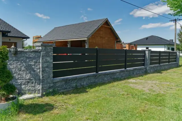 Jak zrobić ogrodzenie z blachy - proste kroki i praktyczne porady