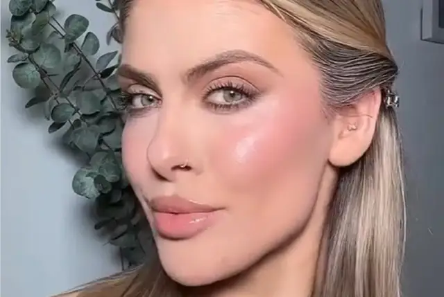 Korektor: Gdzie nakładać? Uniknij "ciasteczka", zyskaj lifting!